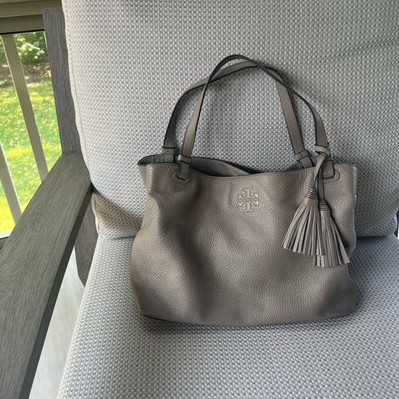 Tory Burch taupe purse 2 handles, leather, divided sections - Picture 2 of 6